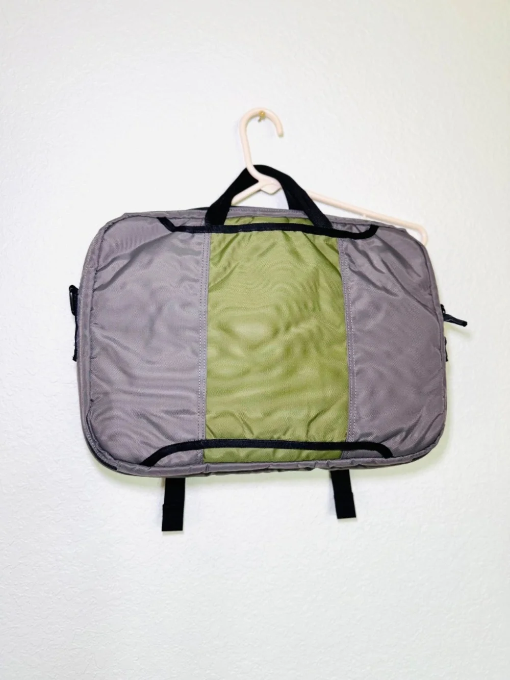 Timbuk2 Command Messenger Laptop Bag Size Medium Gray Crossbody Strap Travel New